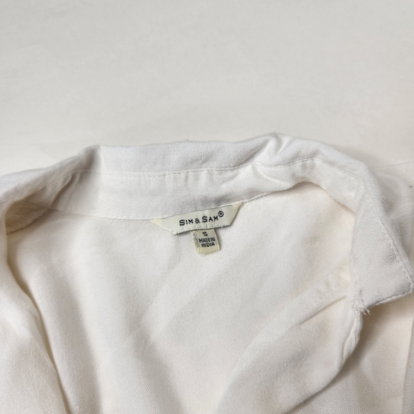 SIM & Sam Women's Size Small White Blouse Button Back - Picture 4 of 7